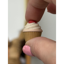 Sweet Cupcake - Magnetic Cord Stopper