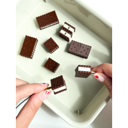 Ice Cream Sandwich - Magnetic Cord Stopper