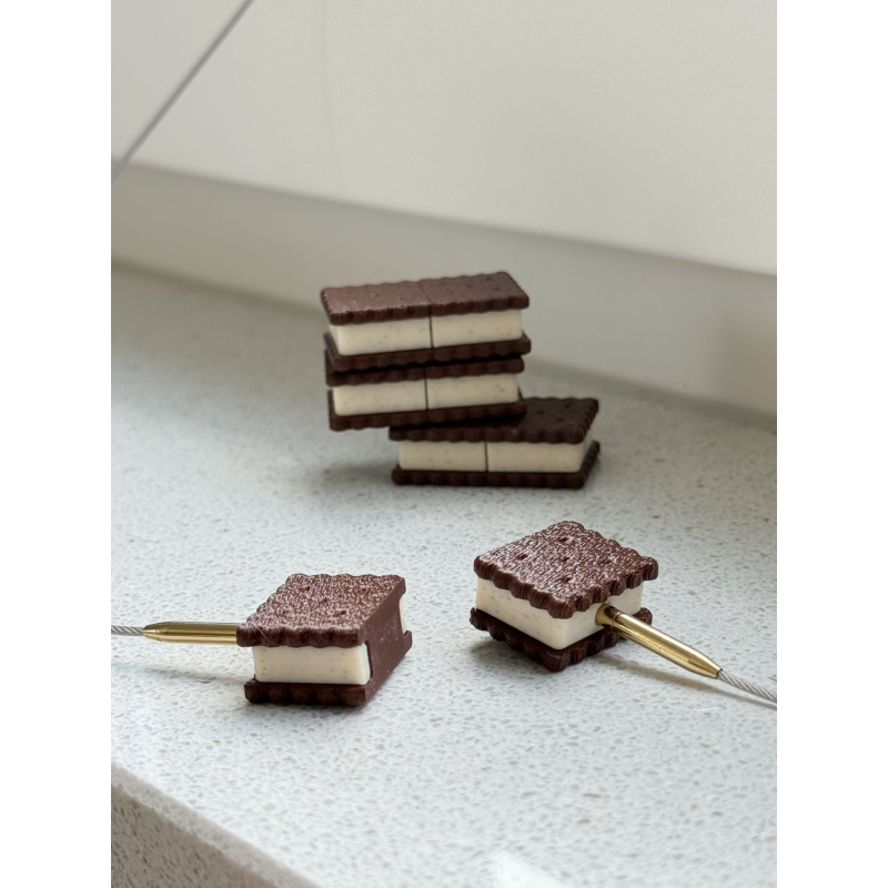 Ice Cream Sandwich - Magnetic Cord Stopper