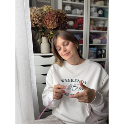 Sweat-shirt Weekends Are for Knitting