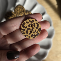 Leopard print button